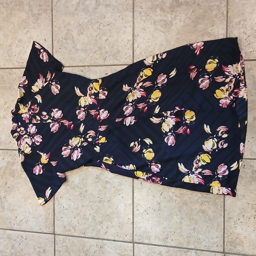 NWOT Banana Republic Twist Neck Fit And Flare Dress - Picture 6 of 6